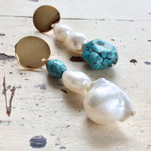 Cargar imagen en el visor de la galería, Freshwater Baroque Pearl Gold Dangle Drop Earrings with Turquoise