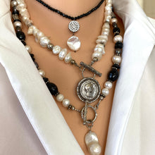 Cargar imagen en el visor de la galería, Black Onyx, Black & White Pearls Toggle Necklace