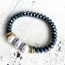 Carica l'immagine nel visualizzatore di Gallery, Freshwater Pearls & Hematite Stretch Bracelet