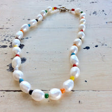 Carica l'immagine nel visualizzatore di Gallery, Pearls & Colourful African Glass Necklace