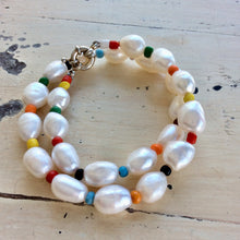 Carica l'immagine nel visualizzatore di Gallery, Pearls & Colourful African Glass Necklace