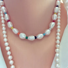 Carica l'immagine nel visualizzatore di Gallery, Pearls & Colourful African Glass Necklace