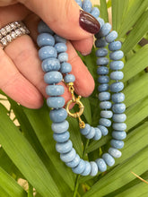 Charger l'image dans la galerie, Graduated Oregon blue smooth opal candy necklace 8-11mm with gold vermeil plated sterling silver marine closure, measuring 18 or 19 inches. This modern opal jewelry piece features denim blue tones and is a perfect gift for her.
