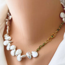 Carica l'immagine nel visualizzatore di Gallery, Keshi Pearls with Garnet, Citrine or Peridot Necklace