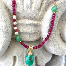 Carica l'immagine nel visualizzatore di Gallery, Chrysoprase, Pearls & Rubies OOAK Necklace