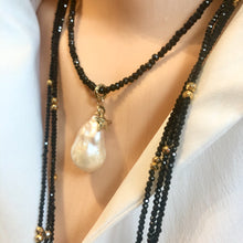 Cargar imagen en el visor de la galería, Genuine Baroque Pearl Necklace, Black Spinel Necklace,Tiny Star Charm