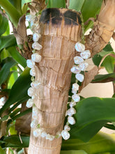 Lade das Bild in den Galerie-Viewer, Peridot & Keshi Pearl Choker Necklace, 16"inches