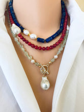 Carica l'immagine nel visualizzatore di Gallery, Green Prehnite & Pearls Toggle Neckalce