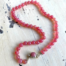 Lade das Bild in den Galerie-Viewer, Cherry, Strawberry Quartz Candy Necklace