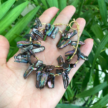 Load image into Gallery viewer, Peacock Biwa Stick Black Pearls Choker Necklace