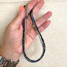 Charger l'image dans la galerie, Collier ras du cou délicat en lapis-lazuli, onyx noir ou vert, plaqué or, 35,6 cm
