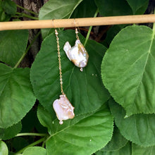 Charger l'image dans la galerie, Boucles d'oreilles pendantes en perles dépareillées | Zircone transparente | 14 kG