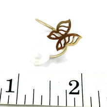 Cargar imagen en el visor de la galería, 18K minimalist butterfly pearl ring featuring a butterfly motif and a freshwater pearl, elegant solid gold jewelry piece.