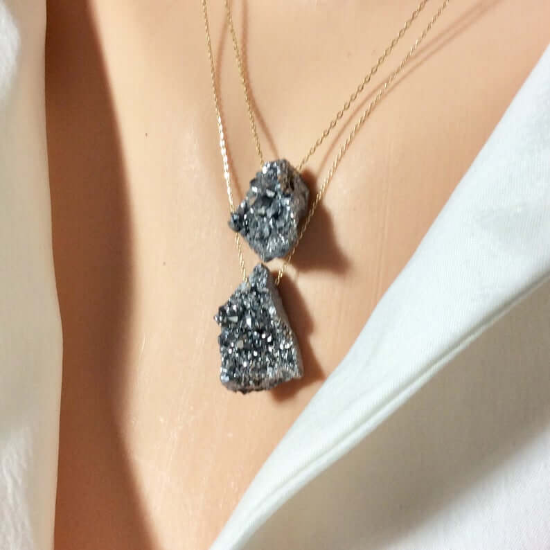 Pendentif en or massif 18 carats avec quartz druzy brut, pendentif flottant sur chaîne en or massif, 45,7 cm de long