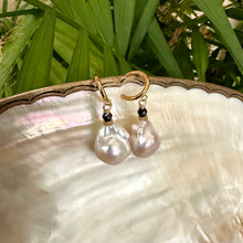 Lade das Bild in den Galerie-Viewer, White Baroque Pearl Hoop Earrings, Black Spinel &amp; Diamonds Pave, GV
