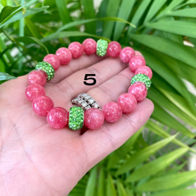 Cargar imagen en el visor de la galería, Vibrant &amp; Colorful Jade Bracelet &amp; Sparkly Rhinestones Pave Baroque Pearl Stretchy Bracelets
