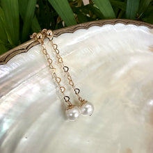 Carica l&#39;immagine nel visualizzatore di Gallery, Pearls on Heart Chain Drop Earrings, 14k GF
