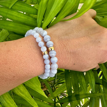 Lade das Bild in den Galerie-Viewer, Blue Lace Agate Stretchy Bracelet 6 or 8mm, 14K GF, 7&quot;
