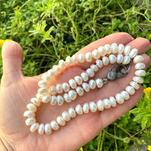 Cargar imagen en el visor de la galería, Freshwater Button Pearls Candy Necklace, Diamonds Pave Oxidized Silver Lobster Clasp, 18&quot;inches
