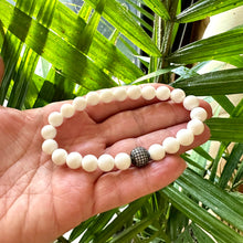 Charger l&#39;image dans la galerie, Bracelet unisexe Tridacna blanc, 7 pouces
