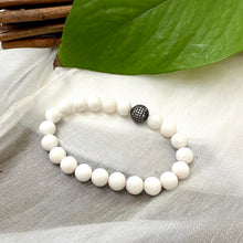 Charger l&#39;image dans la galerie, Bracelet unisexe Tridacna blanc, 7 pouces

