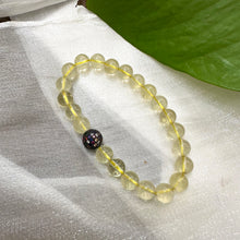 Lade das Bild in den Galerie-Viewer, Lemon Quartz Stretchy Bracelet, 8mm, 7&quot;inches
