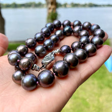 Carica l&#39;immagine nel visualizzatore di Gallery, Hand knotted Chunky Fresh Water Black Pearls Necklace, Sterling Silver Box Clasp, 18&quot;or 20&quot;inches
