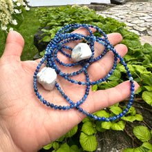Charger l&#39;image dans la galerie, Blue Kyanite &amp; Large Baroque Pearls Lariat Necklace, 48&quot;
