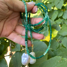 Cargar imagen en el visor de la galería, Single Strand Of Green Onyx Rondelle Beads &amp; Two Baroque Pearls Lariat Wrap Necklace
