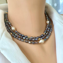 Cargar imagen en el visor de la galería, Statement 3 Strands Layered Black Pearl Necklace with White baroque pearls, gold plated
