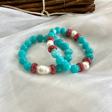 Lade das Bild in den Galerie-Viewer, Teal Blue Jade Bracelet with Pearls
