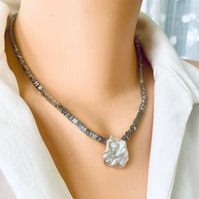 Cargar imagen en el visor de la galería, Silver Coated Hematite Square Heishi Beaded Necklace  with Large Keshi Pearl, 18&quot;inch Silver Toggle Clasp
