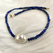 Cargar imagen en el visor de la galería, Delicate Lapis Lazuli Beaded Necklace with Fresh Water White Baroque Pearl, 17&quot;inches
