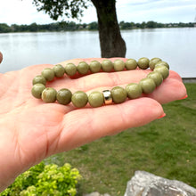 Lade das Bild in den Galerie-Viewer, Olive Green Jasper Stretch Bracelet in 6 or 8mm, 14K GF, 7&quot;

