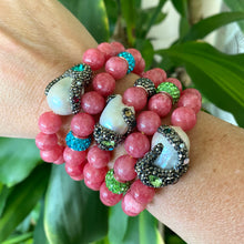 Lade das Bild in den Galerie-Viewer, Vibrant &amp; Colorful Jade Bracelet &amp; Sparkly Rhinestones Pave Baroque Pearl Stretchy Bracelets
