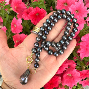 Black Pearl Necklace with Removable Pendant, GV, 17.5" – Handmade in Canada