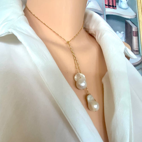 Figaro Chain Lariat Necklace with two baroque pearls 