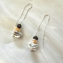 Load image into Gallery viewer, Gray &amp; Peachy Petal Pearl Threaders, Silver
