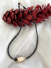 Cargar imagen en el visor de la galería, Festive Black Spinel and Golden Pink Baroque Pearl Beaded Necklace with Gold Filled Details, 17.5&quot;in
