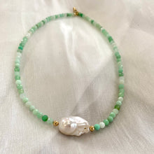 Carica l&#39;immagine nel visualizzatore di Gallery, Chrysoprase Necklace with Freshwater Baroque Pearl, Gold Filled Details, 17.5&quot;inches
