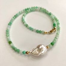 Cargar imagen en el visor de la galería, Chrysoprase Necklace with Freshwater Baroque Pearl, Gold Filled Details, 17.5&quot;inches
