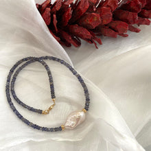 Cargar imagen en el visor de la galería, Blue Iolite and Baroque Pearl Beaded Necklace, Gold Filled Details, 18&quot;inches 

