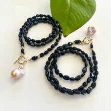 Lade das Bild in den Galerie-Viewer, Black Tourmaline &amp; Golden Pink Baroque Pearl Toggle Necklace, Gold Plated, 22&quot; or 23&quot; – Handmade in Canada
