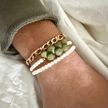 Charger l&#39;image dans la galerie, double wrap bracelet, featuring one long strand of lustrous freshwater pearls 4mm accented by stunning olive green Vesuvianite briolettes, gold filled details and lobster clasp

