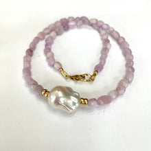 Charger l&#39;image dans la galerie, Kunzite and Baroque Pearl Necklace, Gold Filled, 17.5&quot;inches
