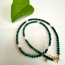Lade das Bild in den Galerie-Viewer, Green Malachite &amp; Freshwater Pearls Choker Necklace, Gold Filled, 15+1&quot;Inch
