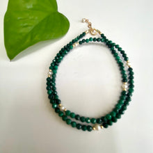 Lade das Bild in den Galerie-Viewer, Malachite &amp; Pearls Choker Necklace, 14K GF, 15+1&quot; – Handmade in Canada
