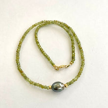 Charger l&#39;image dans la galerie, Peridot Necklace &amp; Tahitian Baroque Pearl, Gold Vermeil Plated Silver, 17&quot;inch, August Birthstone
