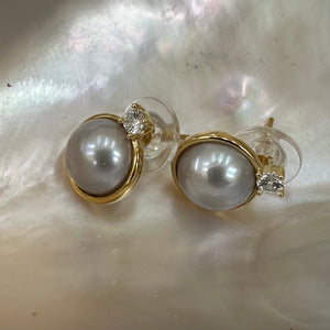 Silver Grey Mabe Edison Pearl Stud Earrings with Cz in Gold