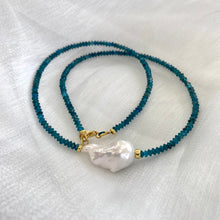 Cargar imagen en el visor de la galería, Dainty Blue Apatite &amp; White Baroque Pearl Beaded Necklace, Gold Vermeil, 17&quot;inches
